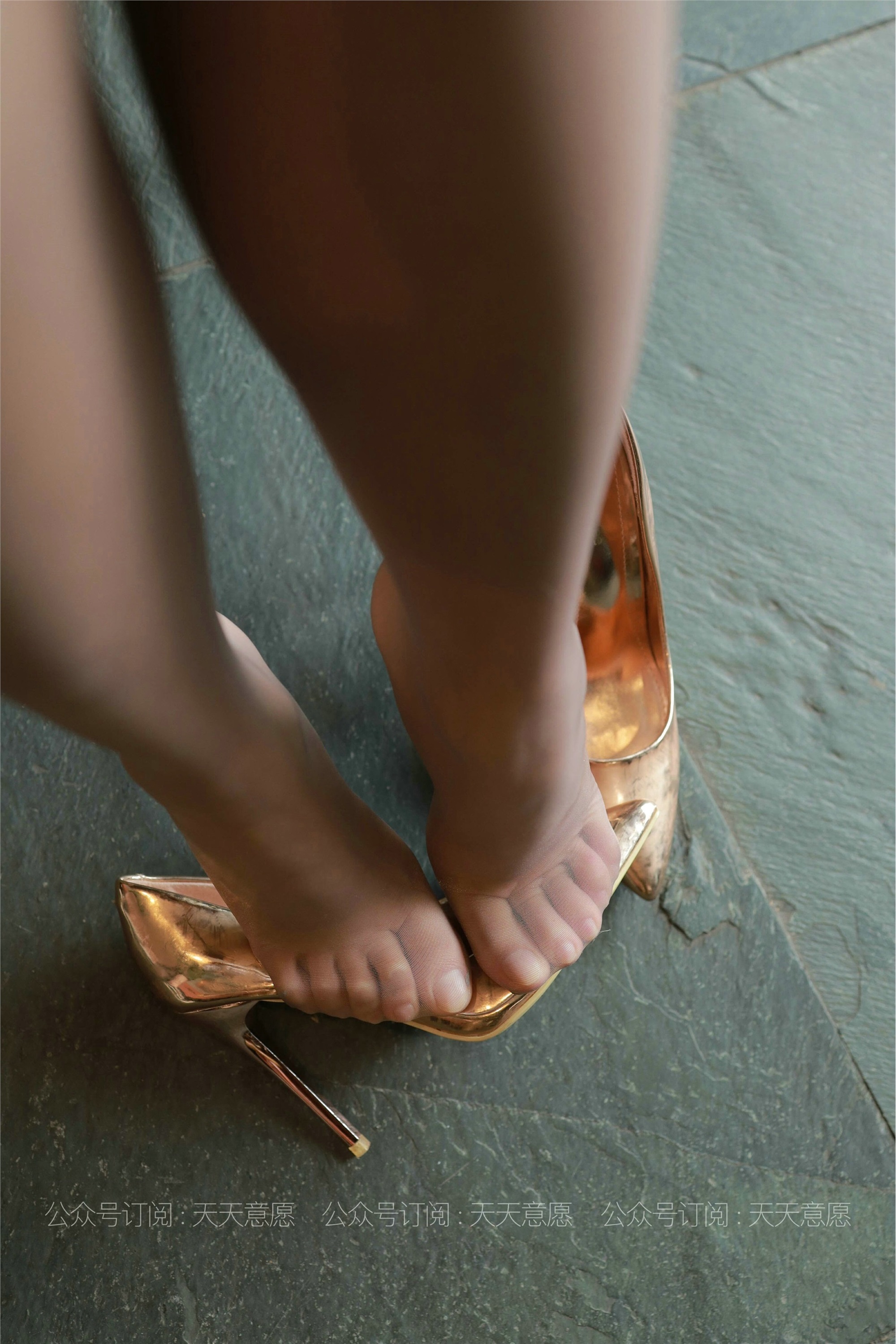 IESS异思趣向  2021.07.26 丝享家871：婉苹《沙发上的OL》